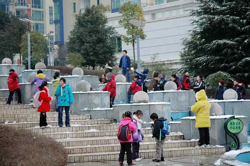 打雪仗 摄影 雨v季