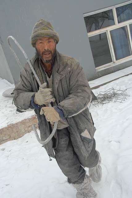 风雪无阻拾荒老 摄影 腾格里