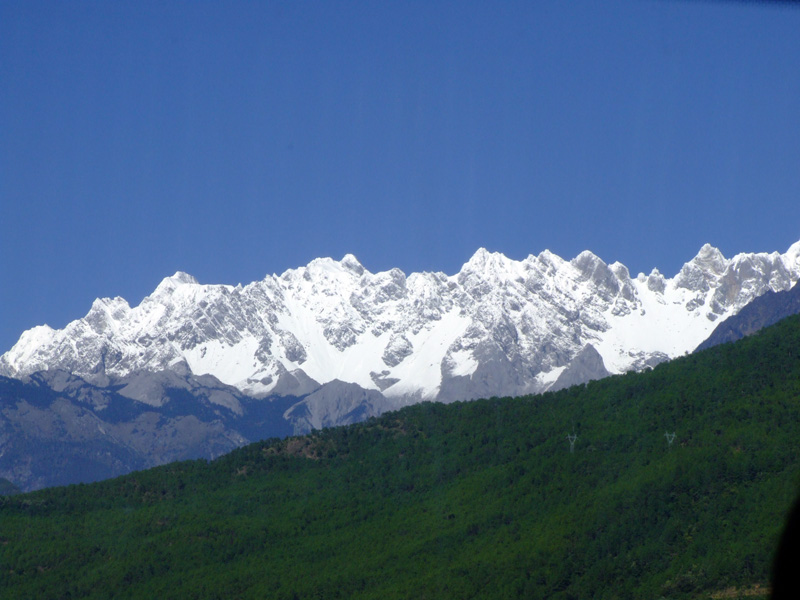 香格里拉的雪山和草甸 摄影 渔夫码头