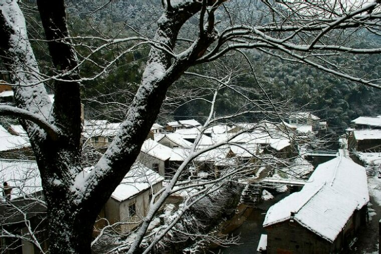 山寨的雪天 摄影 亥老二