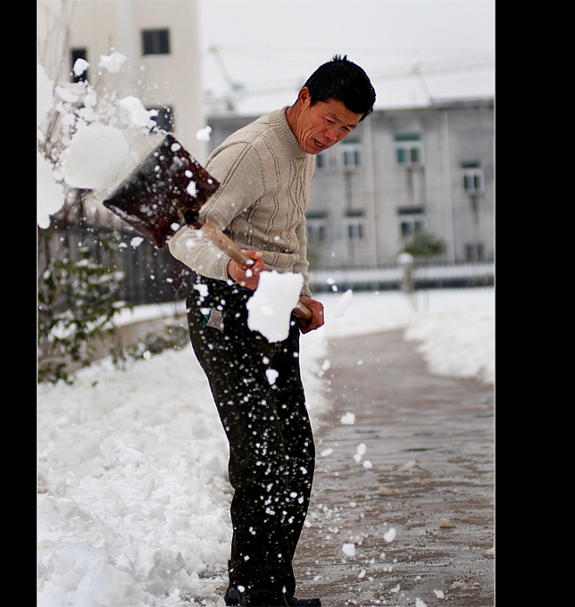 亦扫他人门前雪. 摄影 孤马游疆