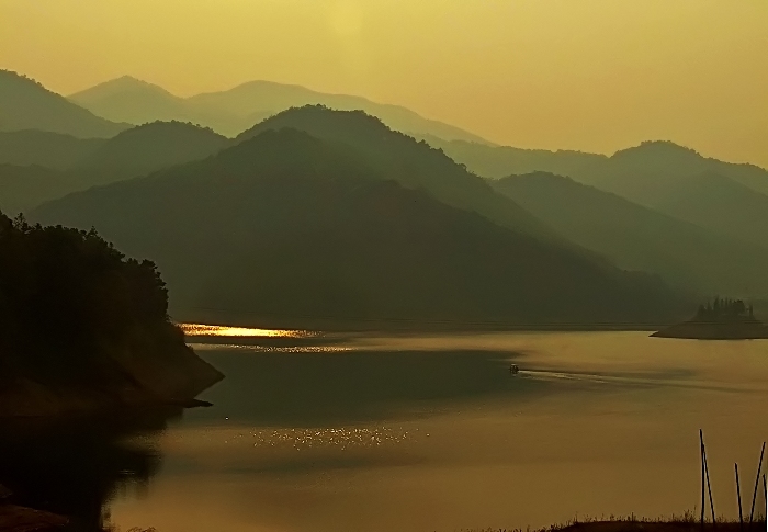夕阳映平湖 摄影 亦均