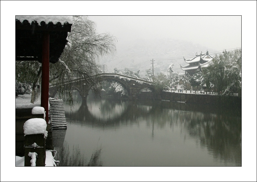 《古城瑞雪》 摄影 龙兰草