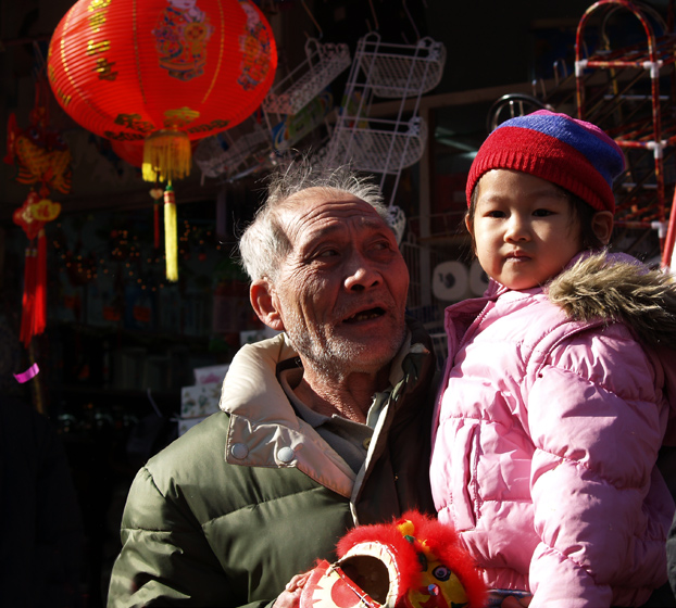 为了孩子的新年 摄影 比邻