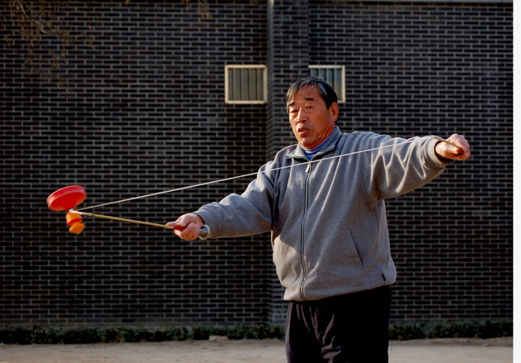 抖空竹 摄影 梅花拳