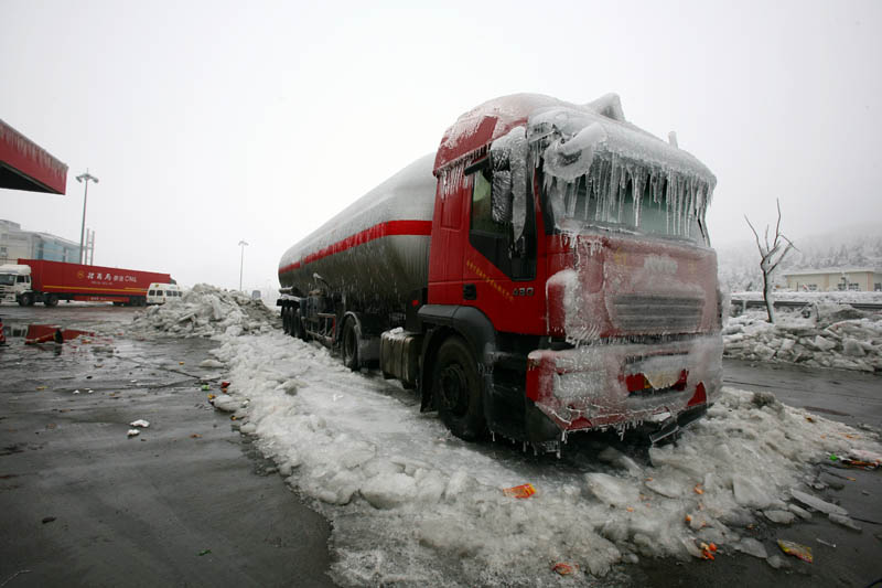 京珠高速雪灾 摄影 林书