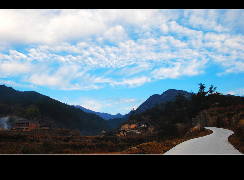 山－晨 摄影 孤马游疆