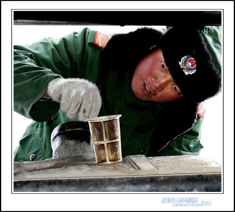 军人风采－－－责任重于泰山 摄影 冰雪之梦