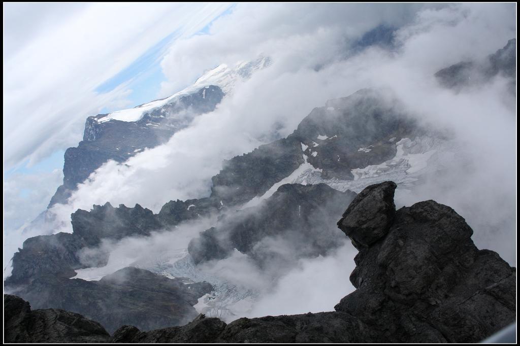 雾漫铁力山2 摄影 丝雨悠扬