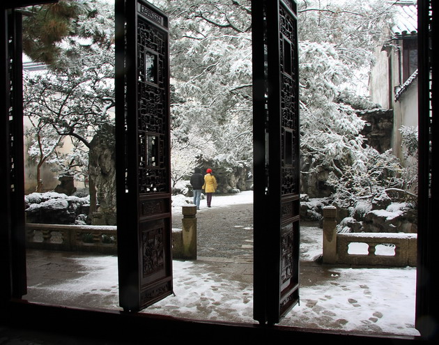 踏雪 摄影 粒沙片石