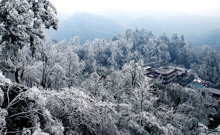 黔灵山冰凝之六-俯瞰宏福寺 摄影 rhgr