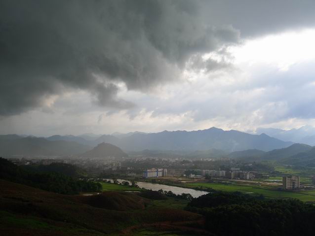 雷阵雨 摄影 登云山庄