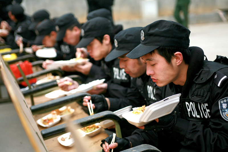 盒饭----连吃十天了!!! 摄影 冰城铁警