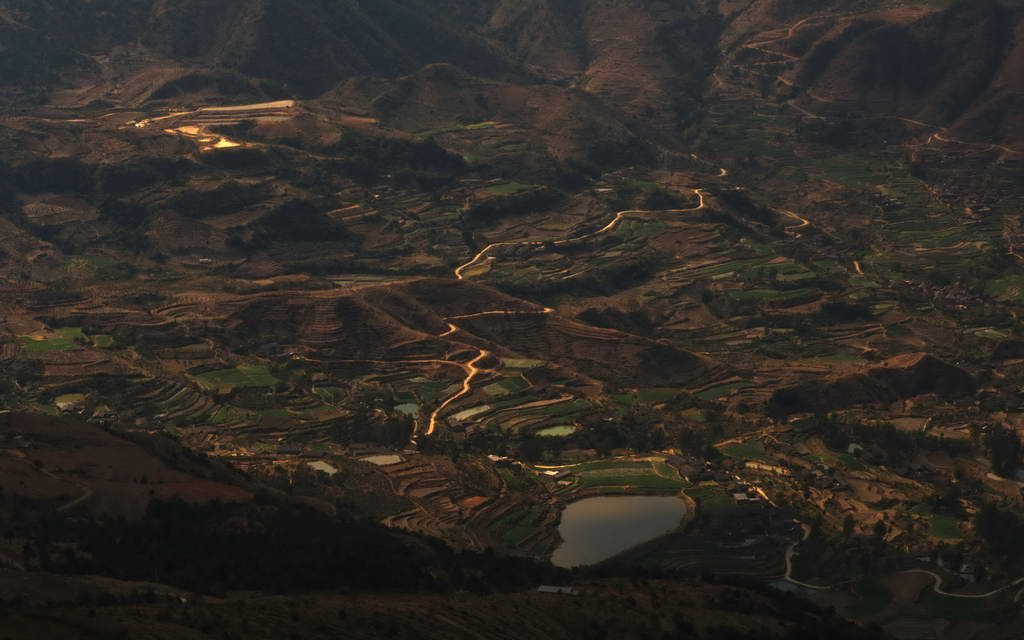 蜿蜒山路 摄影 正先