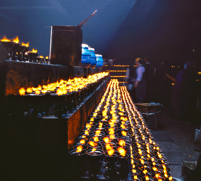 2005西藏行—酥油灯房2 摄影 不鸣