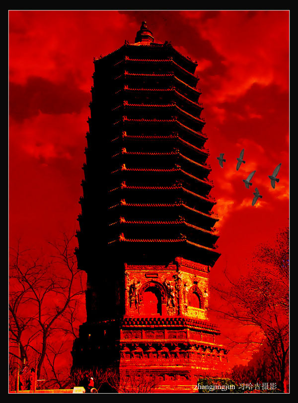 夕阳暮色玲珑塔 摄影 习哈吉