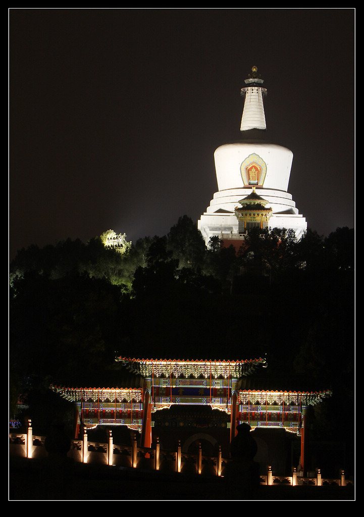 夜色·白塔 摄影 大鹏鸟