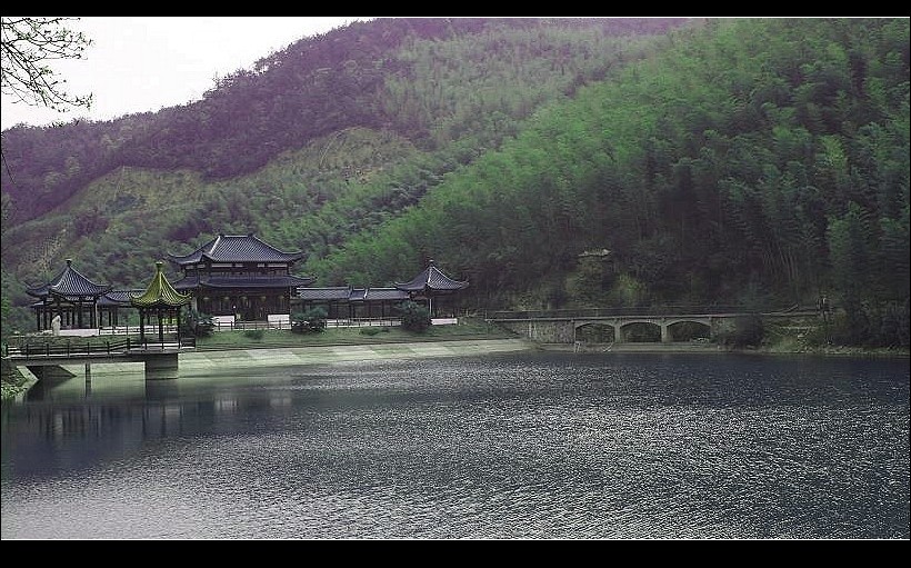 美在清山鳞波间 摄影 晓玉