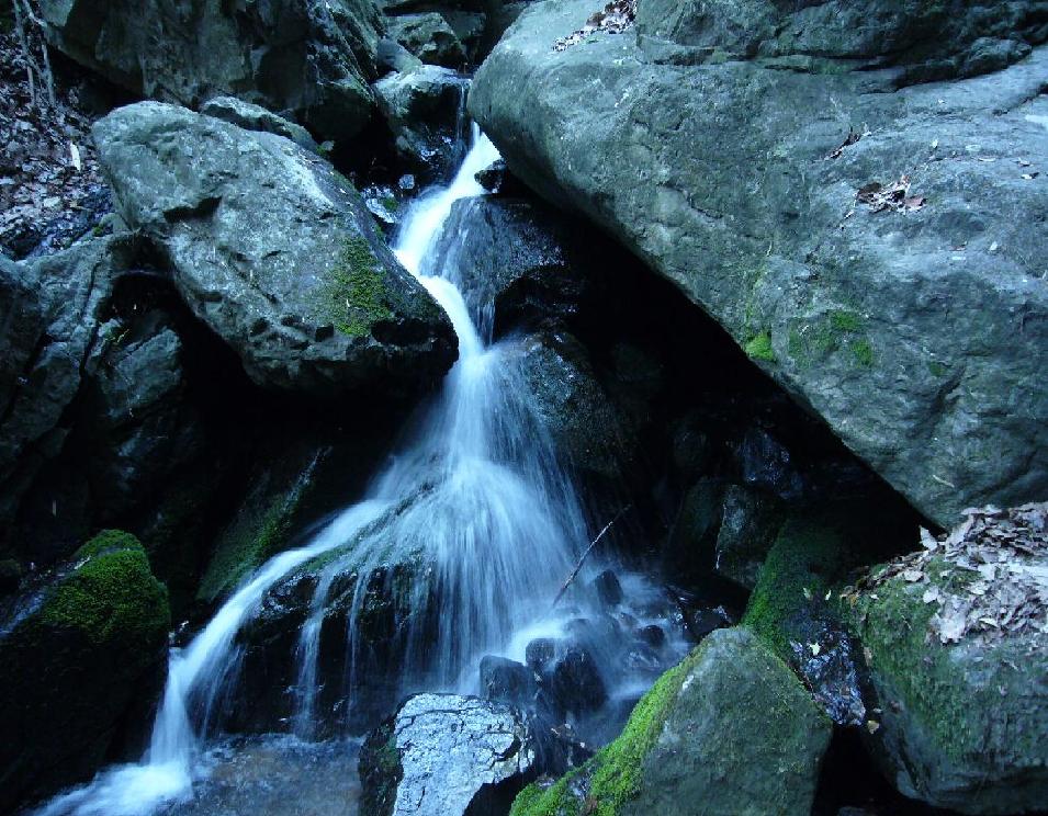 藏龙白练图 摄影 青山碧水