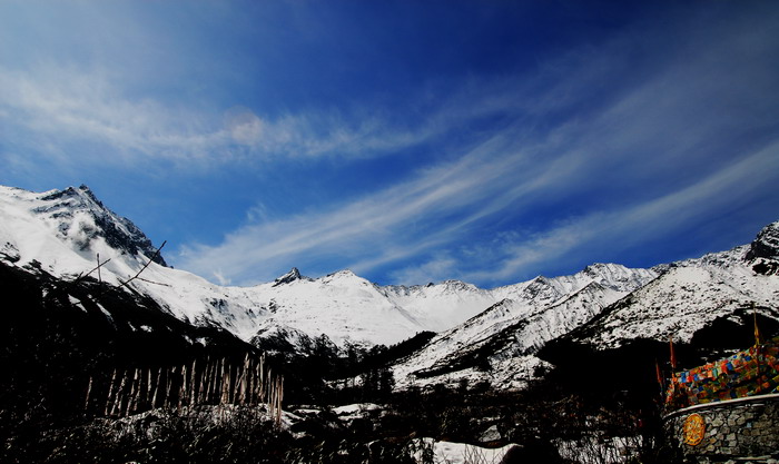 贡嘎雪山 摄影 色潭新泥