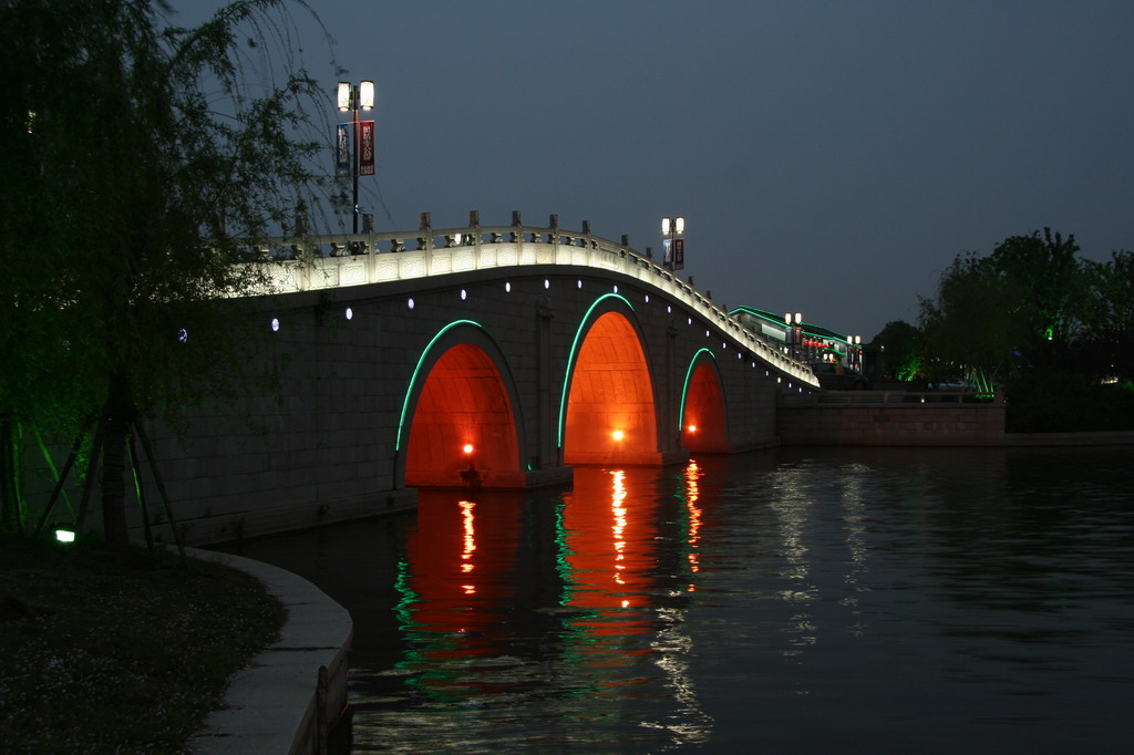 苏州金鸡湖畔夜色美 摄影 沥油洗舀