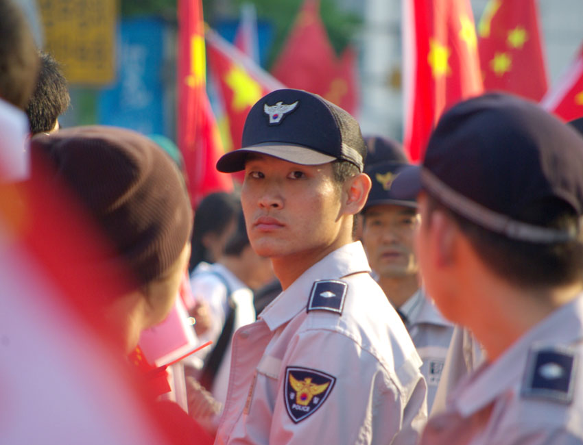 A Policeman in Korea 摄影 cowboy