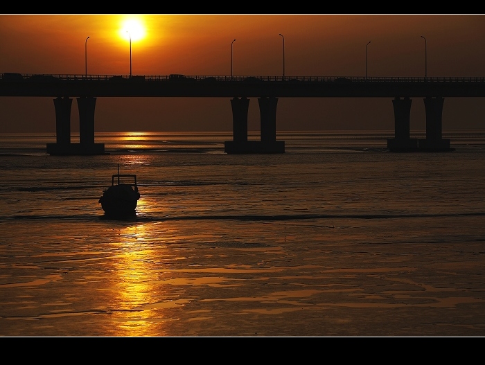 夕阳下的杭州湾跨海大桥 摄影 阳明子