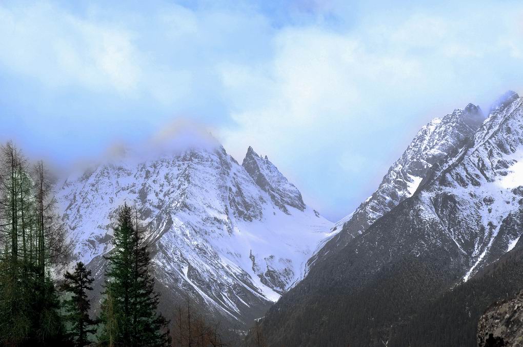 具有阳刚之气的雪山--猎人峰 摄影 吴大叔