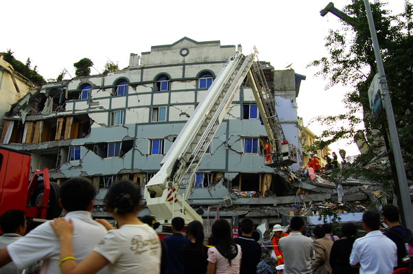 地震后的都江堰 摄影 无可就约