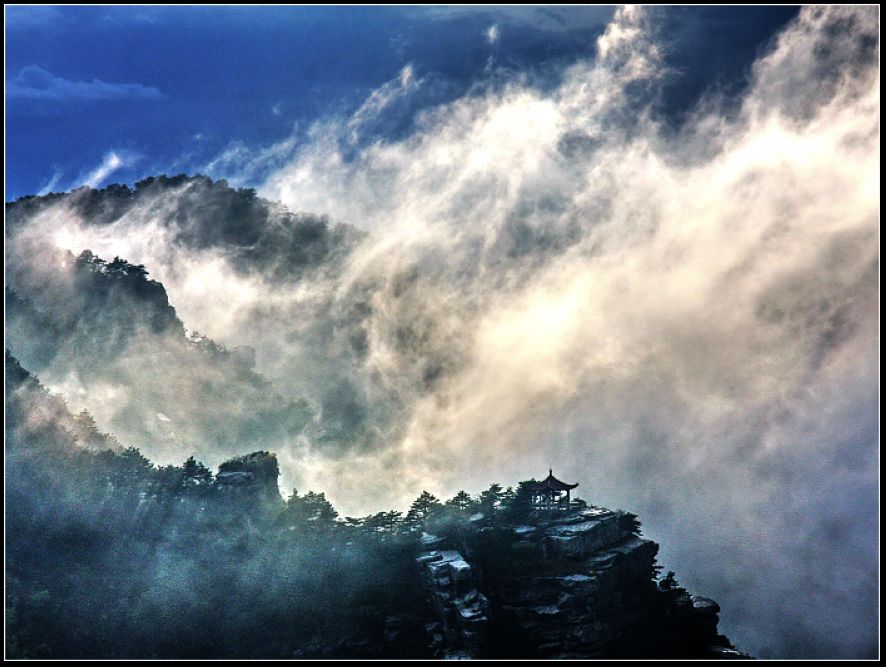 乱云飞渡 摄影 梨花雨