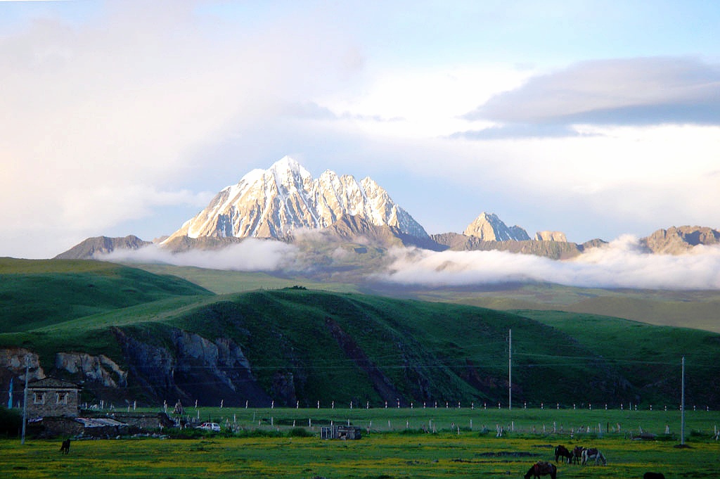 稻城晨色 摄影 高山青