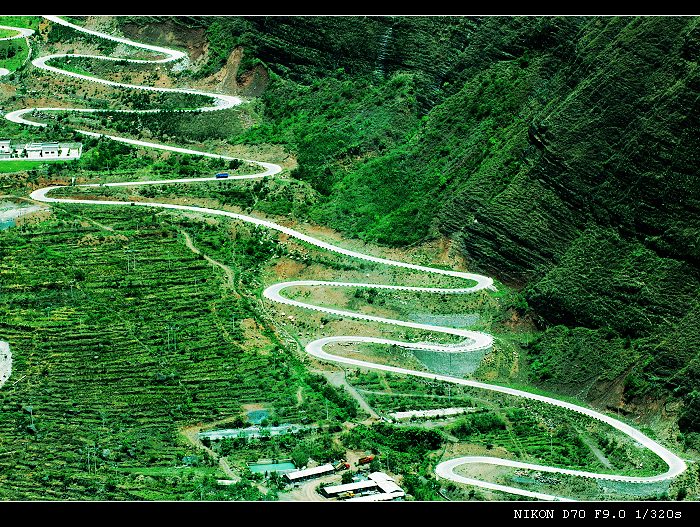 山路弯弯 摄影 汪荆江