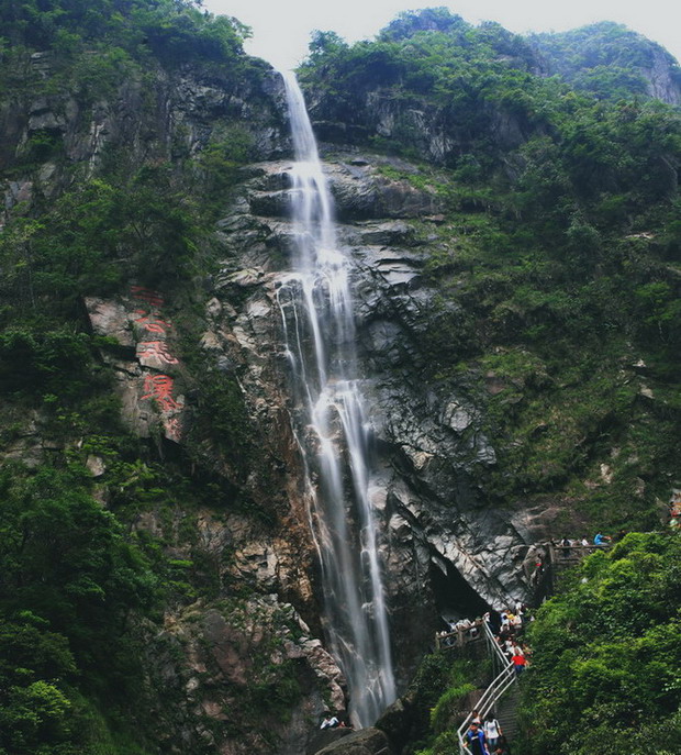 明月山瀑布 摄影 莫美