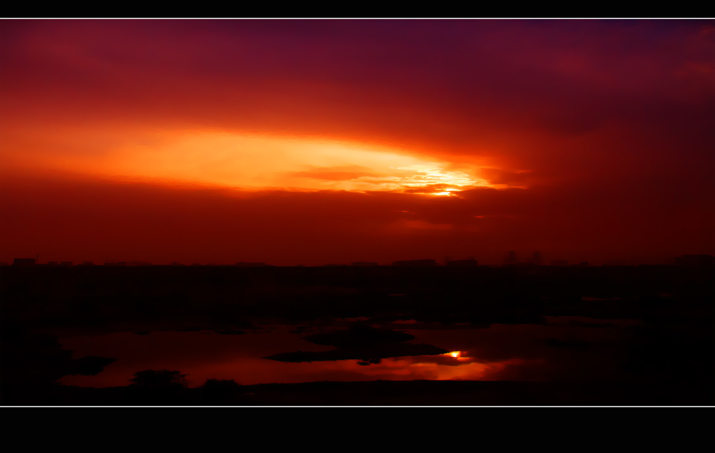 千里夕阳一线天 摄影 行色万物