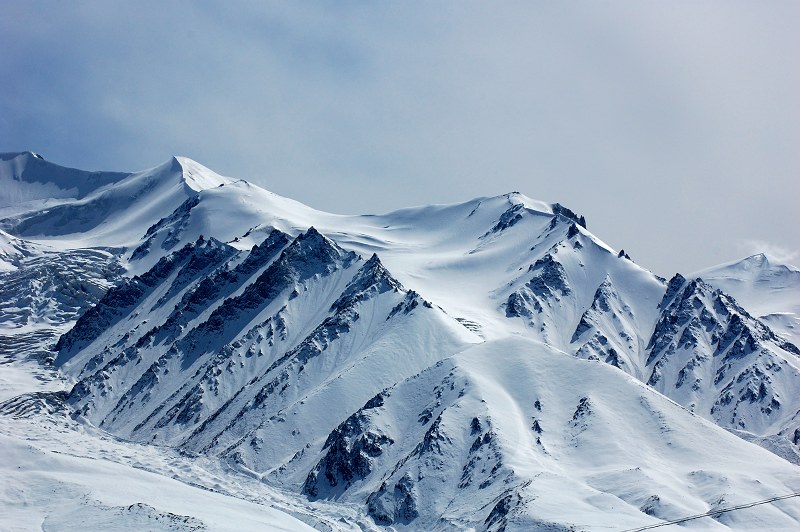 巍峨雪山 摄影 水中月圆