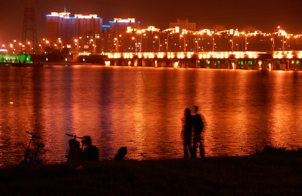 夜幕下的浑河边 摄影 helilu