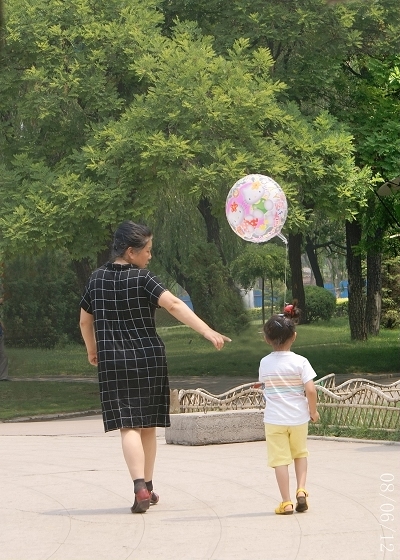 去幼儿园路上 摄影 秋后蚂蚱