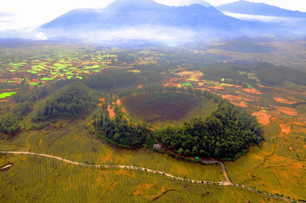 地质公园里最小的火山坑 摄影 吴大叔