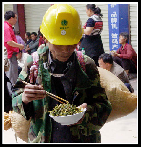 两天才吃顿热饭 摄影 小鬼儿