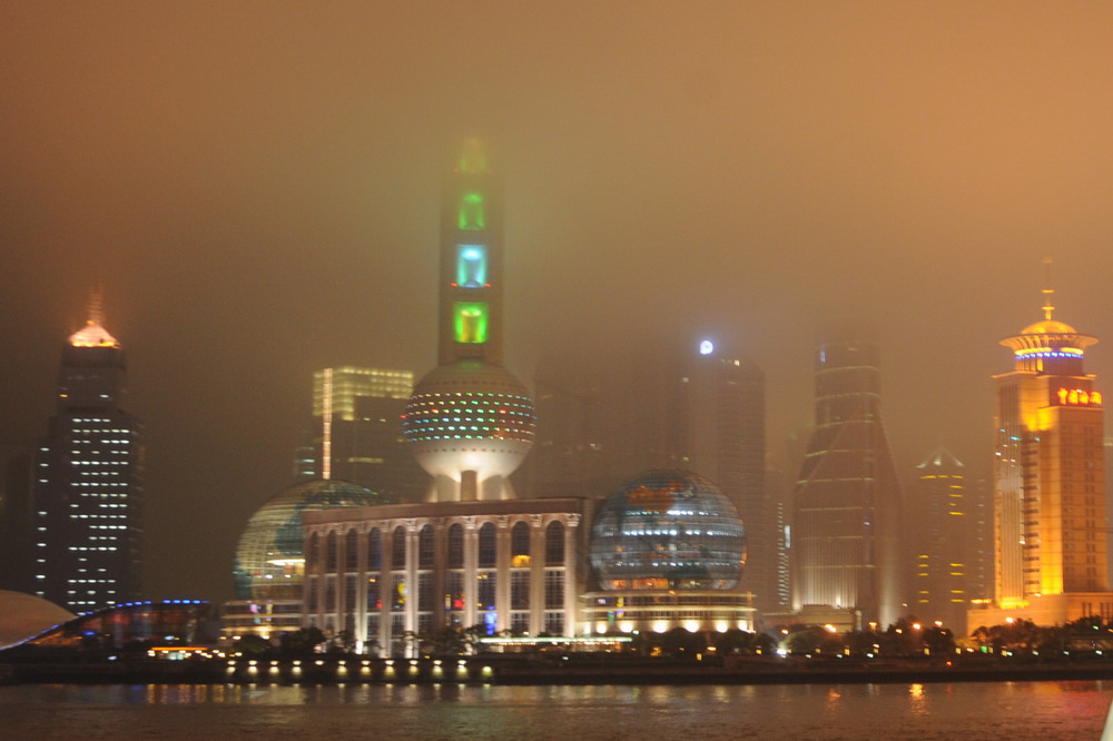 雨夜中的上海外滩 摄影 熊光