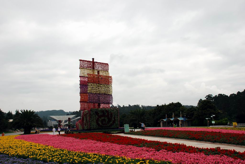 花船驶向花海 摄影 采纳