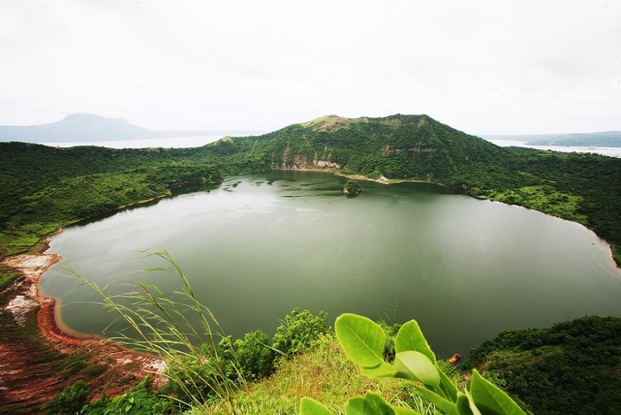 大谷地火山湖 摄影 秦川牛