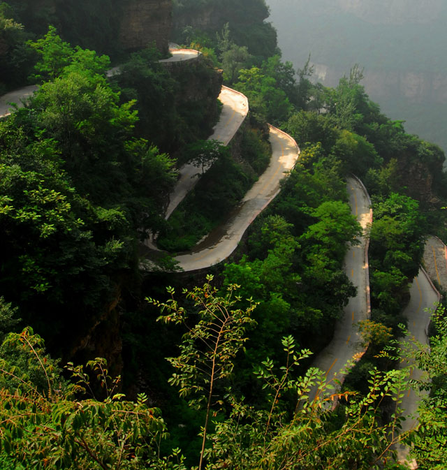 山路弯弯 摄影 山谷的风