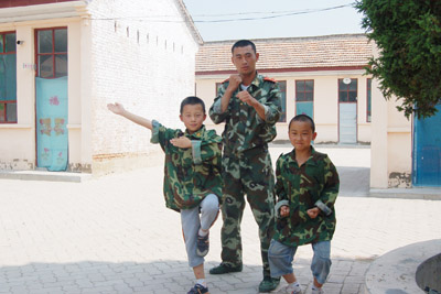 小学生在排练 摄影 王宏