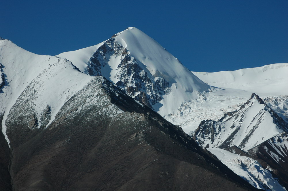 青藏铁路两侧的雪山 摄影 eig