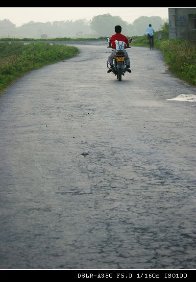 在路上... 摄影 青山人