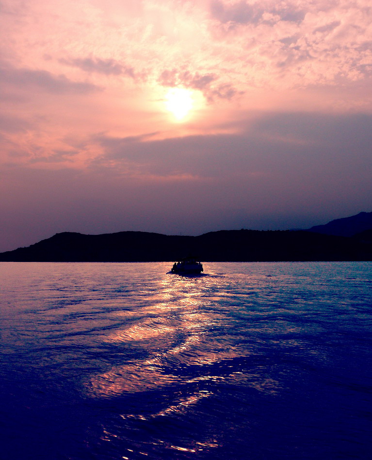 夕阳.渔船.大海 摄影 海之鸥