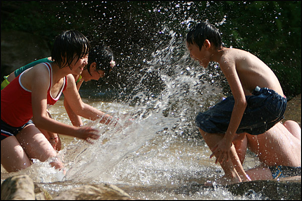 打水仗 摄影 重庆龙哥