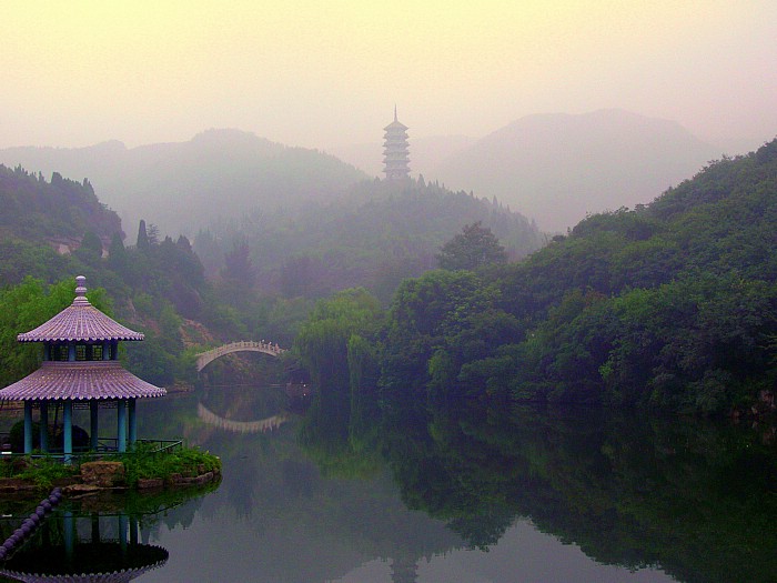 雨中红叶谷 摄影 明湖秋月