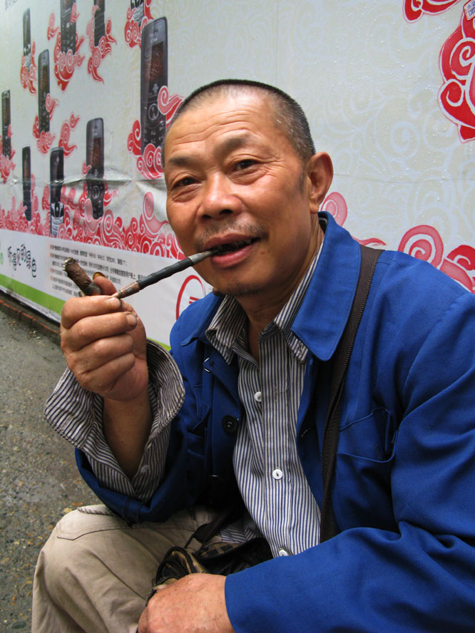 太升路上看车人 摄影 快乐瞬间